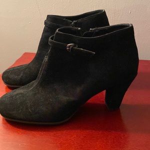 Aerosoles Black Suede Ankle Boot, 8.5M